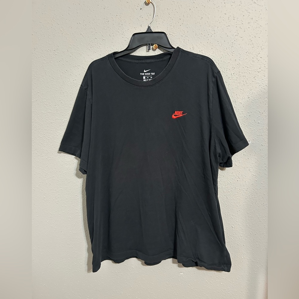Nike Men's Black T-Shirt. Size XXL.